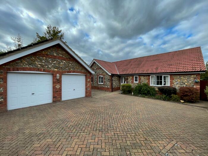 3 Bedroom Bungalow To Rent In Blackhorse Close, Watton, IP25
