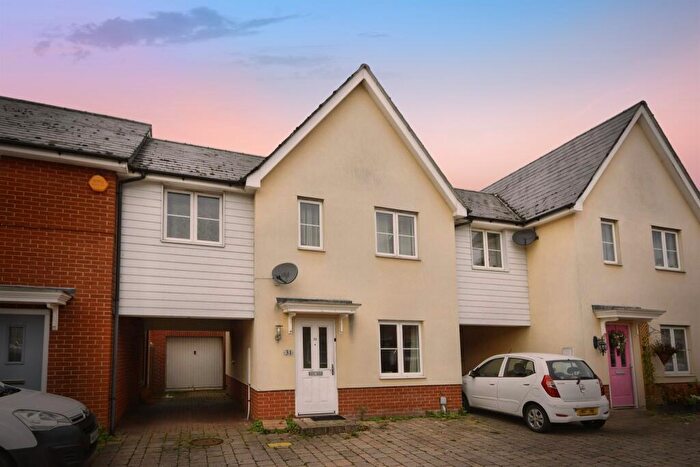 3 Bedroom Semi-Detached House For Sale In Gerard Gardens, Great Baddow, Chelmsford, CM2