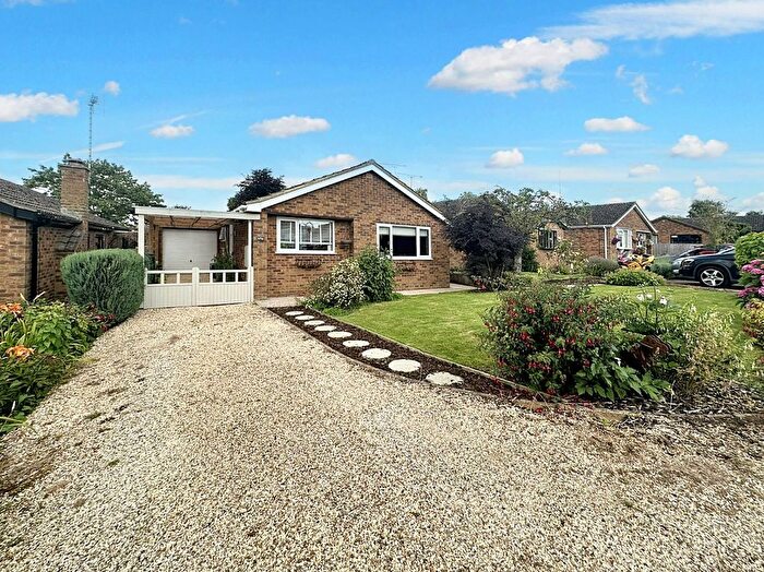 3 Bedroom Detached Bungalow For Sale In Sutton Close, Aston-Le-Walls, NN11
