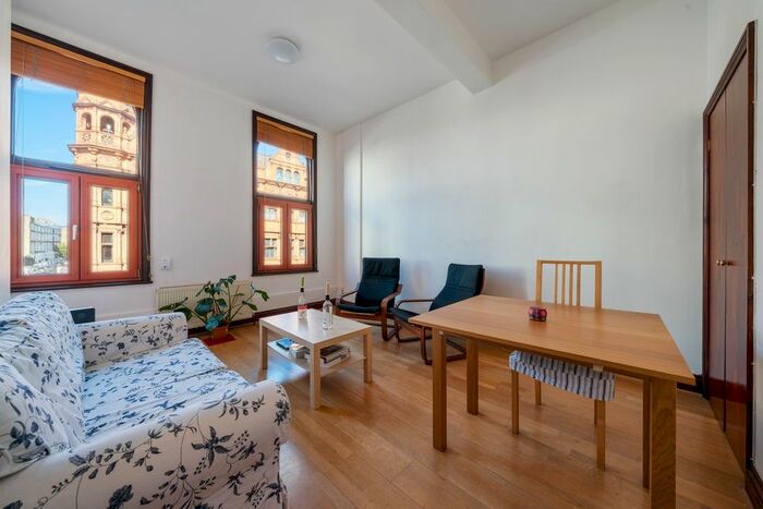 2 Bedroom Flat To Rent In Upper Street, London, N1