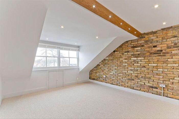 1 Bedroom Flat To Rent In Colne Road, Twickenham, TW2