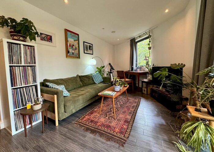 2 Bedroom Flat To Rent In Mill Court, Essex Wharf, London, E5