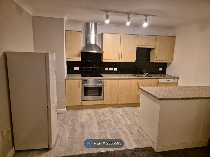 2 Bedroom Flat To Rent In Pincent, Millsands, S3