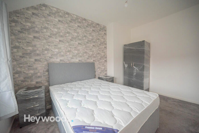 1 Bedroom House Of Multiple Occupation To Rent In Rooms At Beckton Avenue, ST6