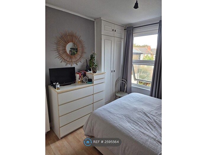 2 Bedroom Flat To Rent In Crofton Park Road, London, SE4