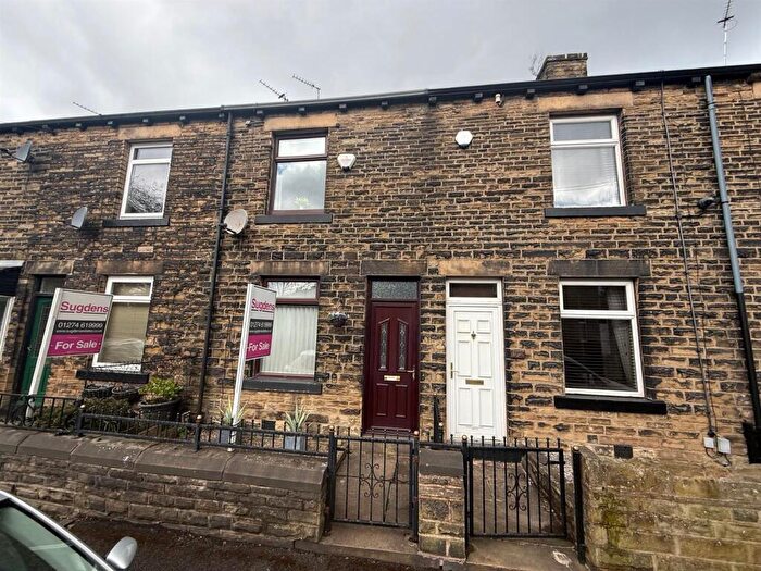2 Bedroom Terraced House For Sale In Undercliffe Road, Eccleshill, BD2