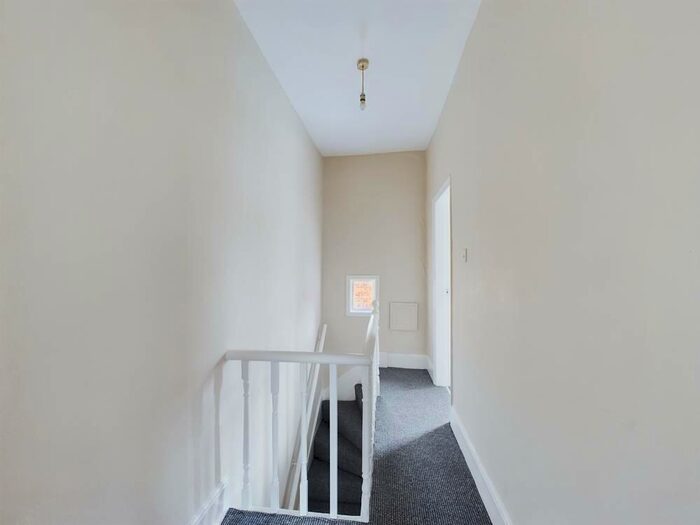 2 Bedroom Terraced House For Sale In Buckingham Street, HU8