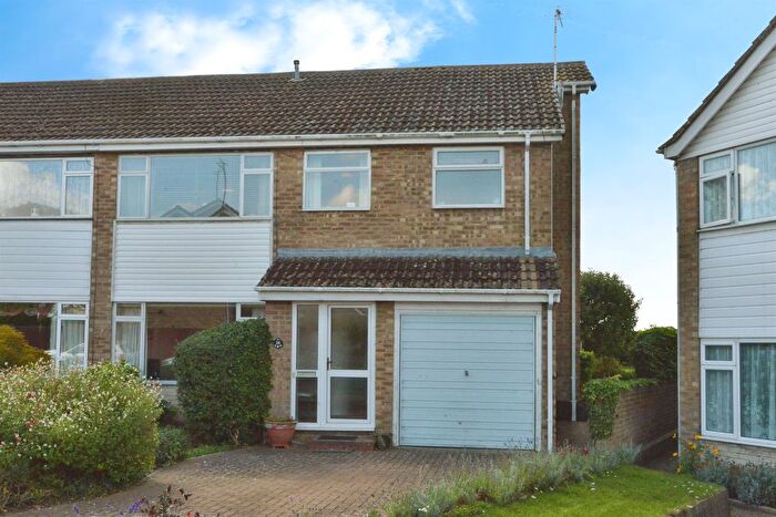 4 Bedroom Semi-Detached House For Sale In Gorricks, Stony Stratford, Milton Keynes, MK11