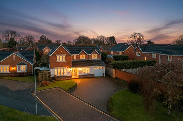 4 Bedroom Detached House For Sale In Hinchley Close, Hartford, CW8