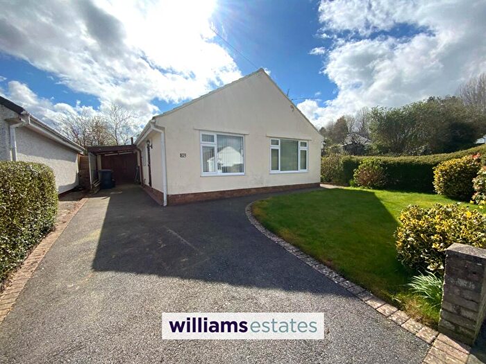 2 Bedroom Detached Bungalow For Sale In The Links, Gwernaffield, CH7