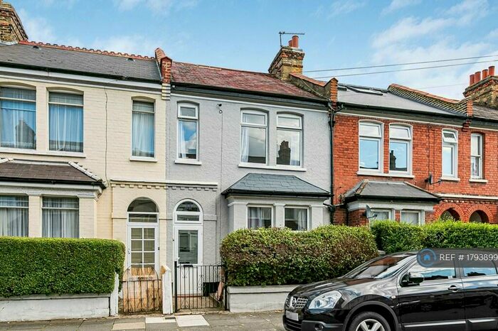 Studio To Rent In Tooting, Tooting, CR4