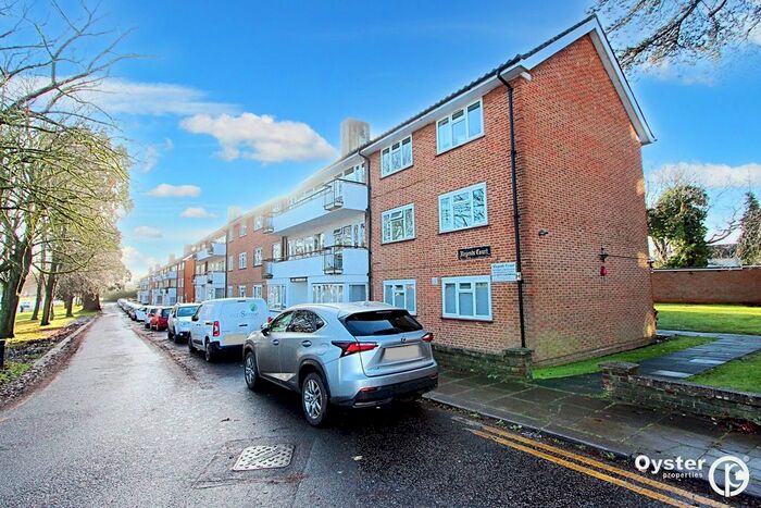 2 Bedroom Flat To Rent In Stonegrove, Regents Court Stonegrove, HA8