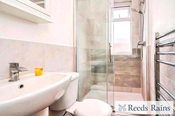 4 Bedroom Terraced House To Rent In Romney Street, Salford, M6