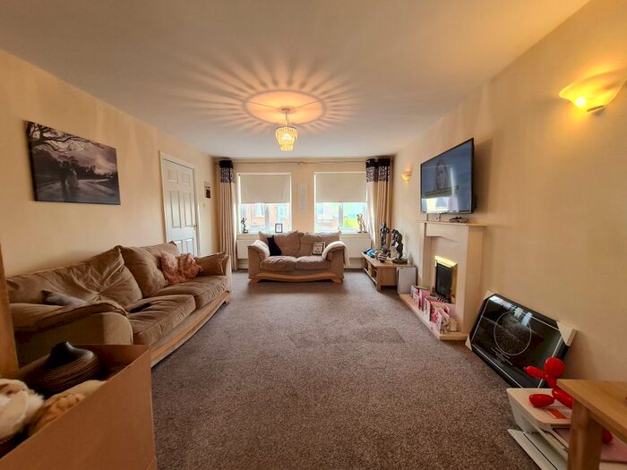 4 Bedroom Semi-Detached House To Rent In Lily Lane, Bamfurlong, Wigan, WN2