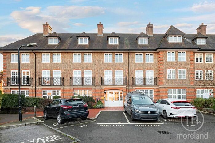 1 Bedroom Apartment For Sale In Heathview Court, Hampstead Garden Suburb, NW11