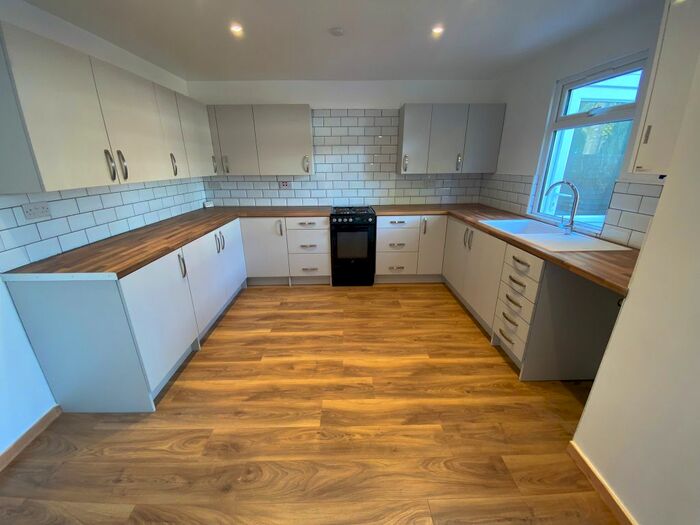 3 Bedroom Property To Rent In Chatcombe Drive, Worcester, WR4