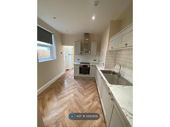 1 Bedroom Flat To Rent In St. Johns Lane, Bristol, BS3