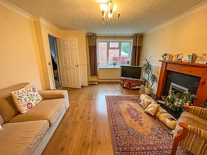 3 Bedroom Semi Detached House To Rent In Colindale Gardens, Nuthall, NG16