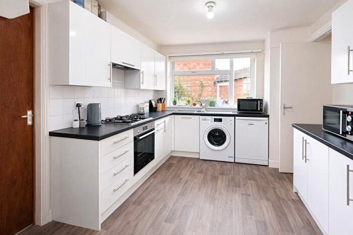 5 Bedroom Semi Detached House To Rent In Arnesby Road, Nottingham, NG7