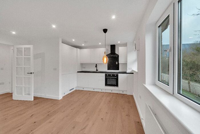 1 Bedroom Flat To Rent In Bonchurch Court, Oakhill Road, Purfleet, RM19