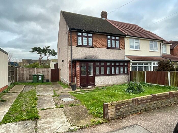 3 Bedroom Semi-Detached House To Rent In Coniston Way, Hornchurch, London, RM12