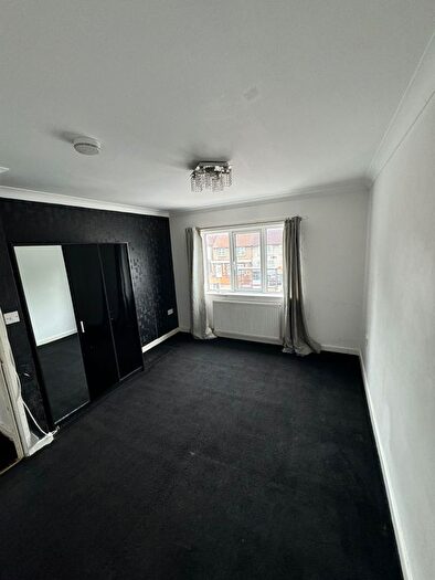 2 Bedroom Flat To Rent In Green Lane, Dagenham, RM8