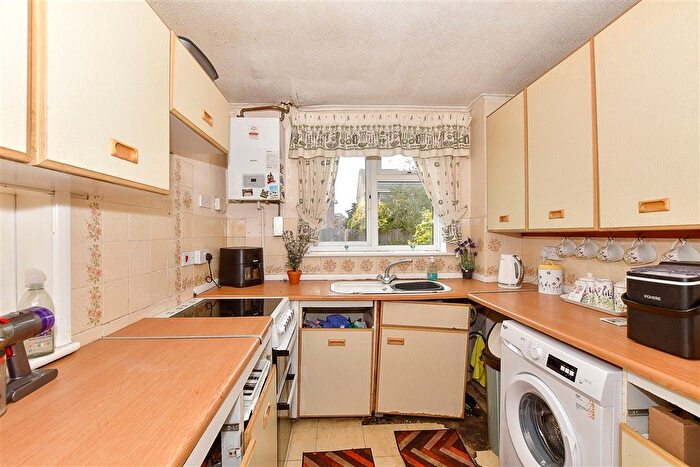 3 Bedroom Semi-Detached House For Sale In Dimmock Close, Paddock Wood, Tonbridge, Kent, TN12