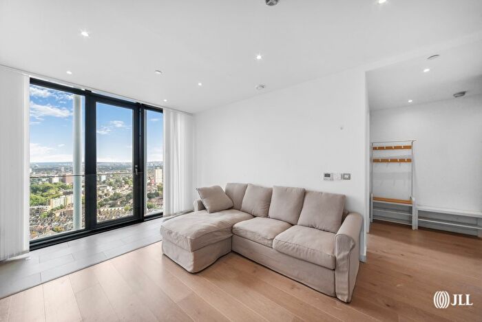 1 Bedroom Flat To Rent In Stratosphere Tower, London, E15
