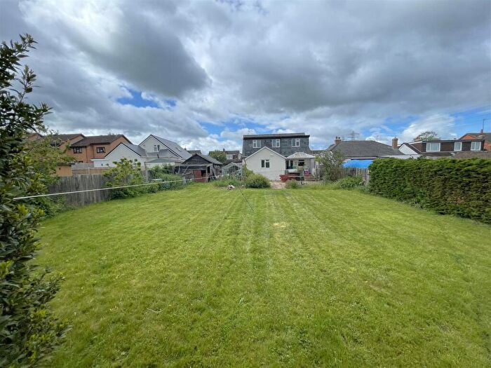 4 Bedroom Detached House For Sale In Springbank, Cheltenham, GL51