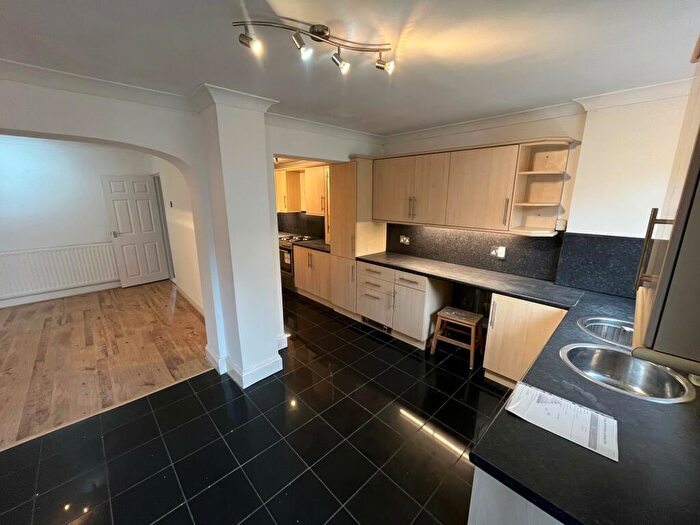 4 Bedroom House To Rent In Maidstone Road, Rochester, ME1