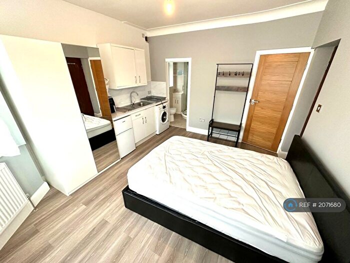 Studio To Rent In Sussex Way, Cockfosters, EN4