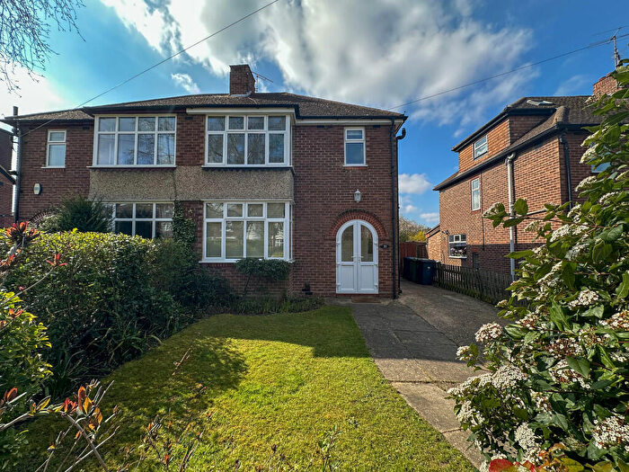 3 Bedroom Semi Detached House To Rent In Windsor Road, Cambridge, CB4