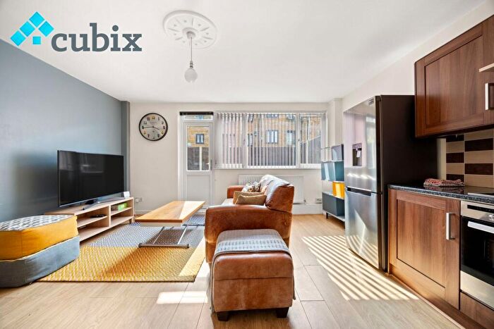 3 Bedroom Flat To Rent In Fellows Court, Weymouth Terrace, Hackney, London, E2