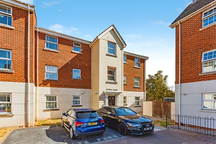 2 Bedroom Flat For Sale In Cricketers Green, Torquay, TQ2