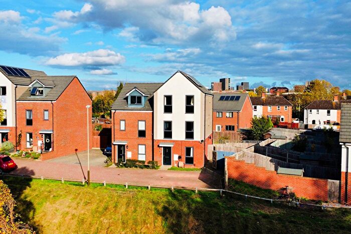 4 Bedroom Semi Detached House For Sale In Maris Lane, Leicester, LE2