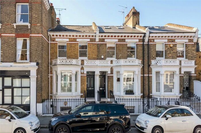 2 Bedroom Maisonette To Rent In Ashburnham Road, London, SW10