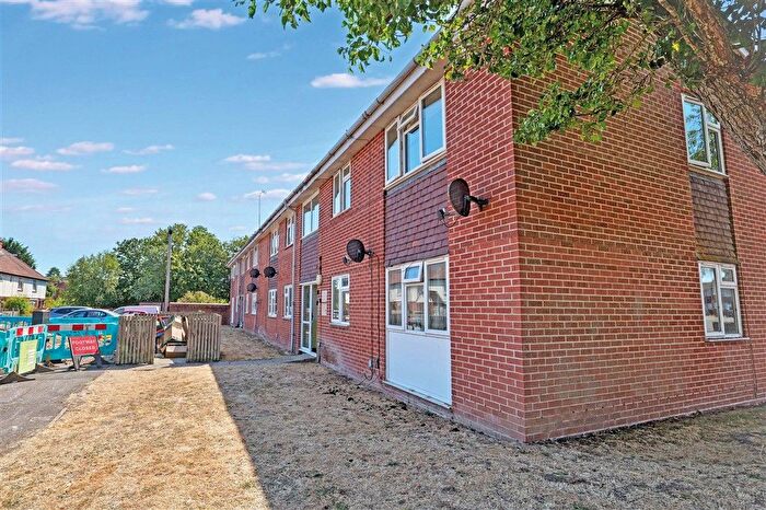 1 Bedroom Flat For Sale In Green Lane, Newbury, RG14
