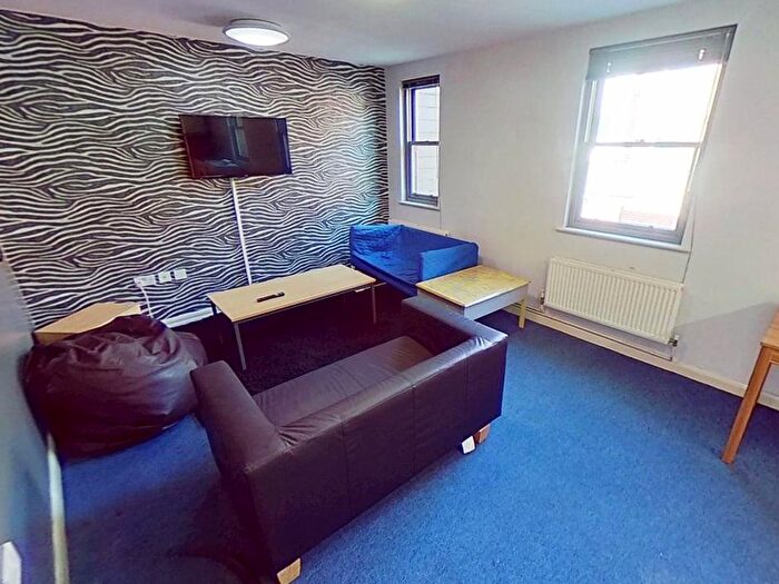 3 Bedroom Flat To Rent In North Sherwood Street, Nottingham, NG1