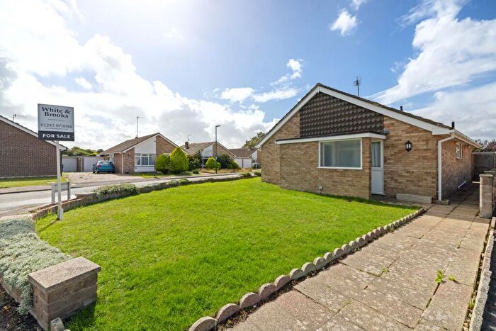 3 Bedroom Detached Bungalow For Sale In Andrew Avenue, Bognor Regis, PO22