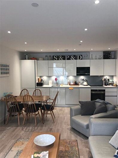 2 Bedroom Flat To Rent In A Saunders Ness Road, London, E14