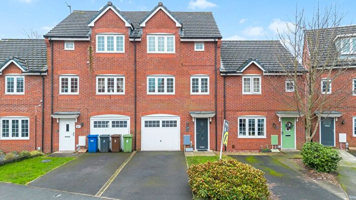 4 Bedroom Town House For Sale In Brentwood Grove, Leigh, WN7