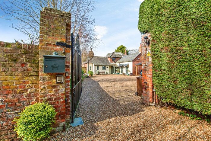 4 Bedroom Detached House For Sale In Rectory Road, Tydd St. Mary, Wisbech, PE13