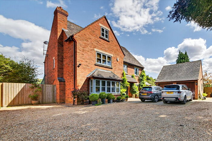 5 Bedroom Detached House For Sale In Pytchley Road, Kettering, NN15