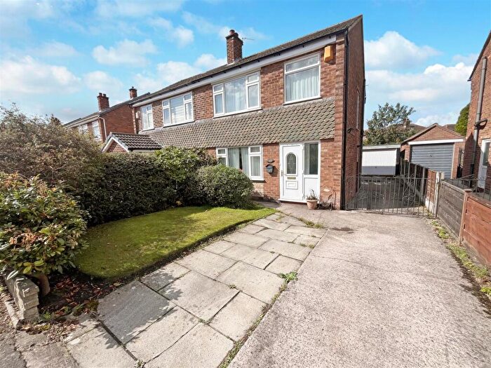 3 Bedroom Semi-Detached House For Sale In Arnesby Avenue, Sale, M33