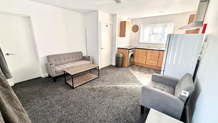 1 Bedroom Flat To Rent In Flat, Lupton Road, Lowedges, S8
