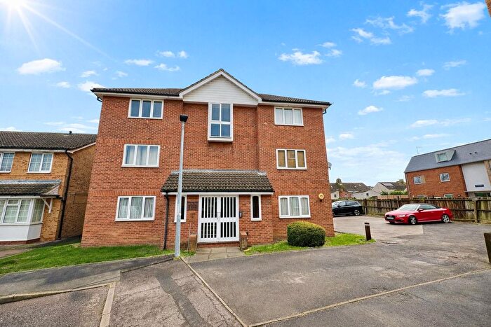 2 Bedroom Flat For Sale In Flamborough Close, Woodston, Peterborough, PE2