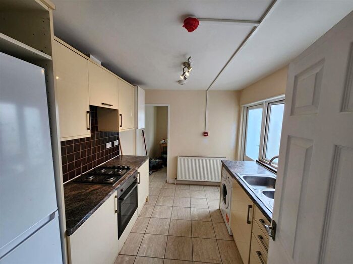 5 Bedroom Property To Rent In Gladstone Avenue, London, N22