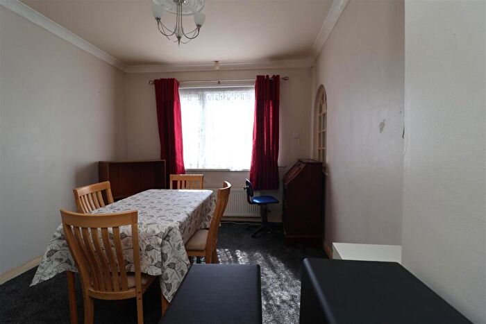 3 Bedroom Semi-Detached House For Sale In Mary Street, Rhodesia, Worksop, S80