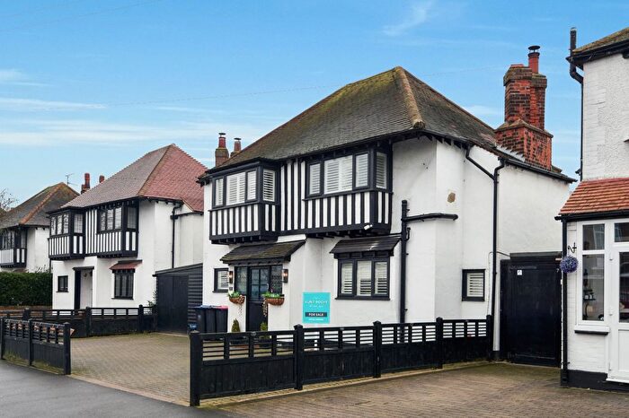 3 Bedroom Detached House For Sale In Caulfield Road, Shoeburyness, Essex, SS3