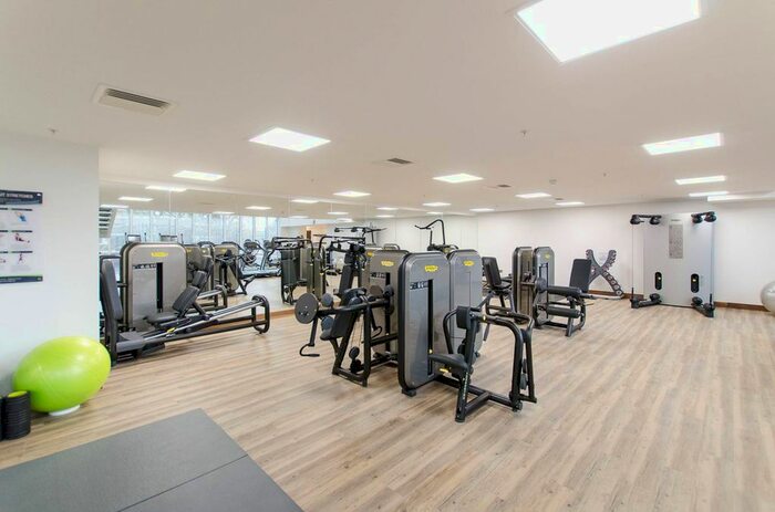 2 Bedroom Flat To Rent In Wandsworth Road, Vauxhall, London, SW8